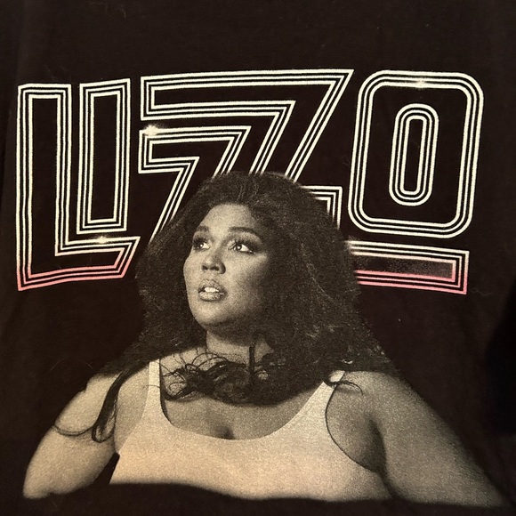 Lizzie The Special Tour 2023 Graphic T-Shirt Size Medium - Picture 2 of 5